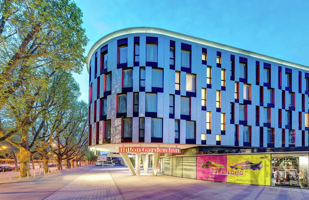 Hilton Garden Inn Stuttgart Neckarpark-1